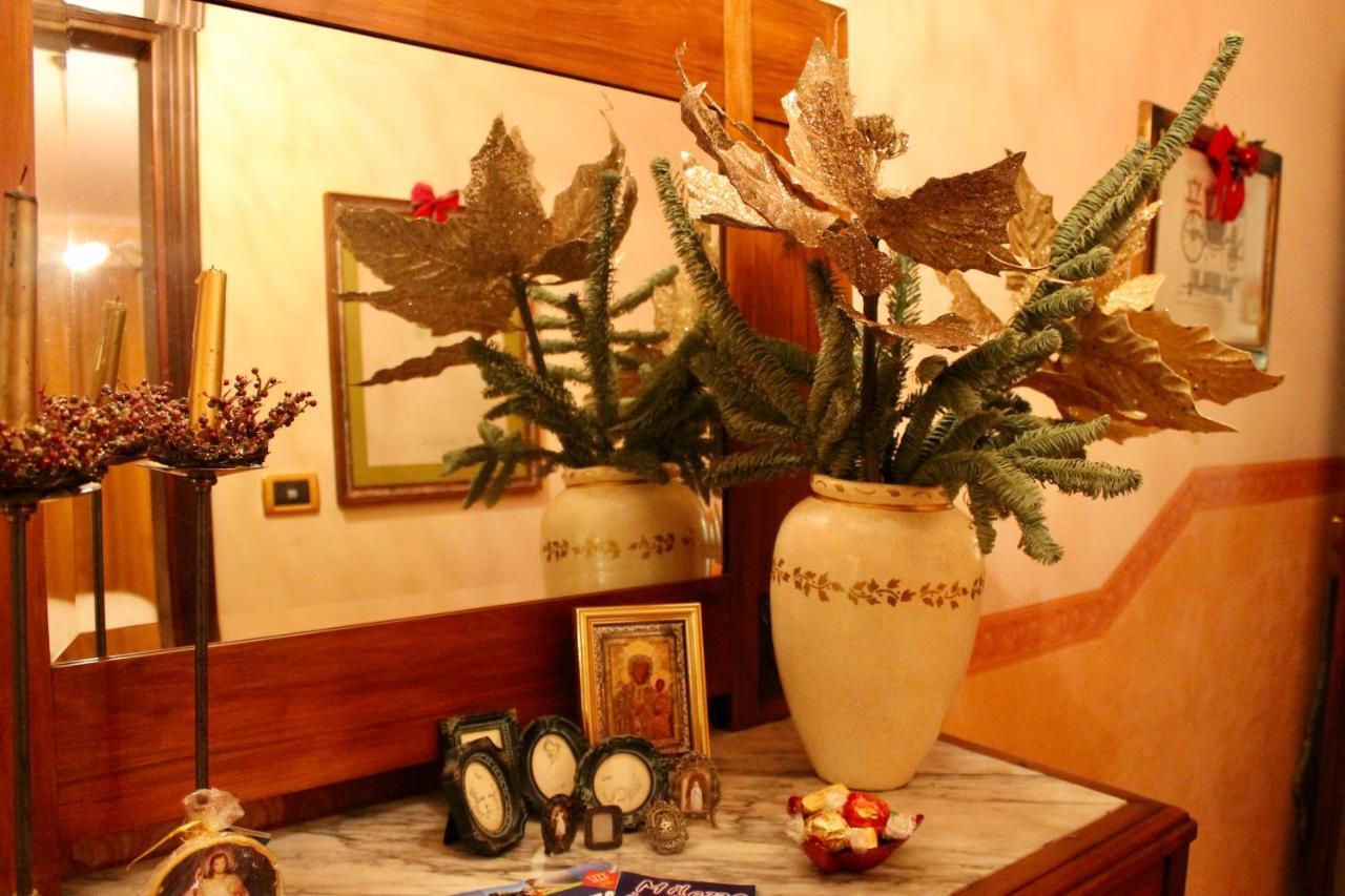 A Casa Di Mamma Hotel Milazzo Bagian luar foto