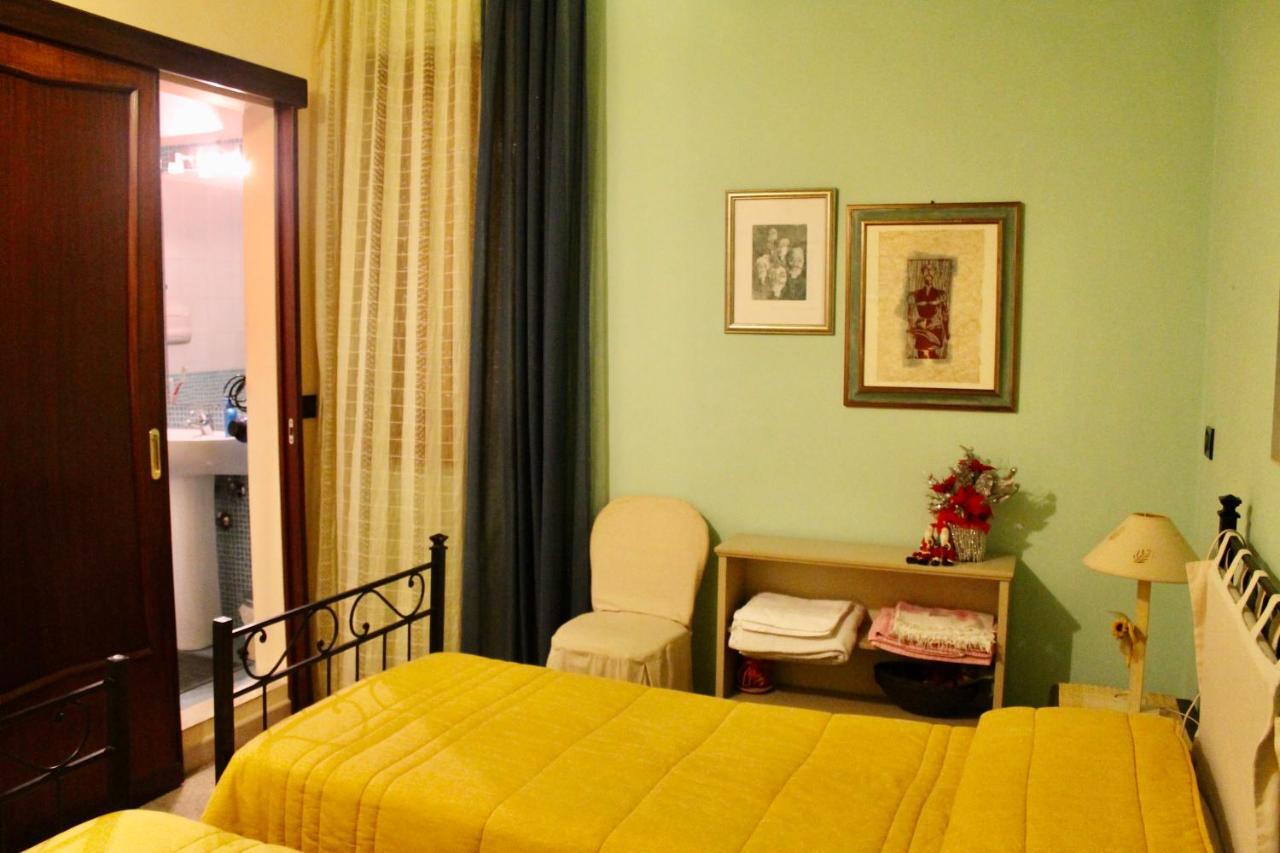 A Casa Di Mamma Hotel Milazzo Bagian luar foto