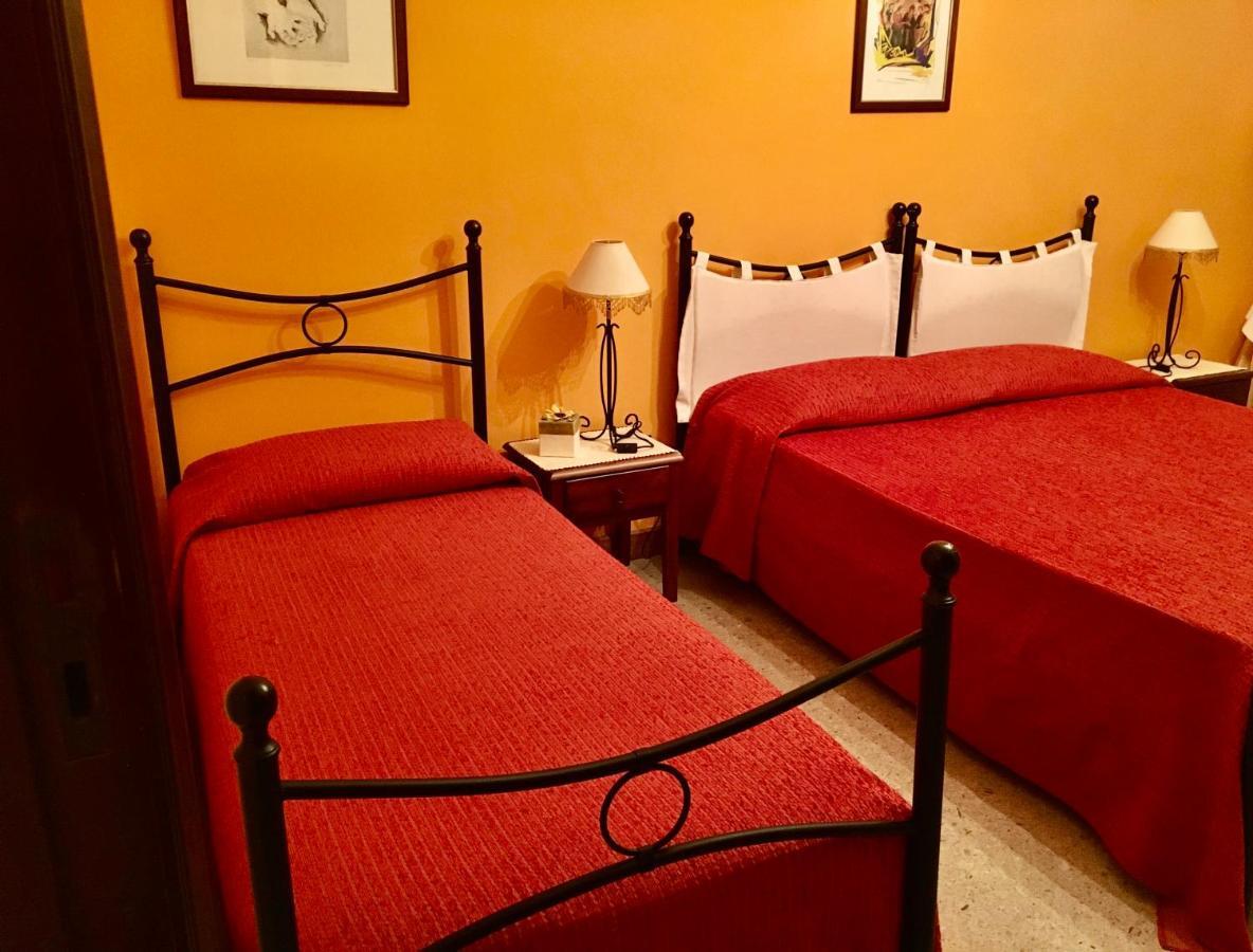 A Casa Di Mamma Hotel Milazzo Bagian luar foto